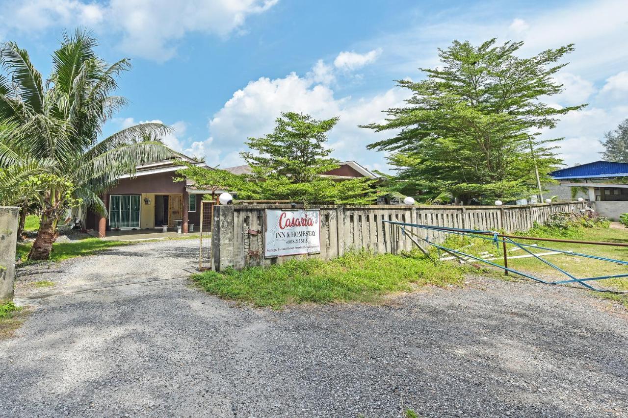 OYO 90596 Casaria Inn Paka Bagian luar foto